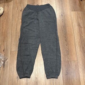 NWT women’s aerie soft grey joggers sweatpants size small